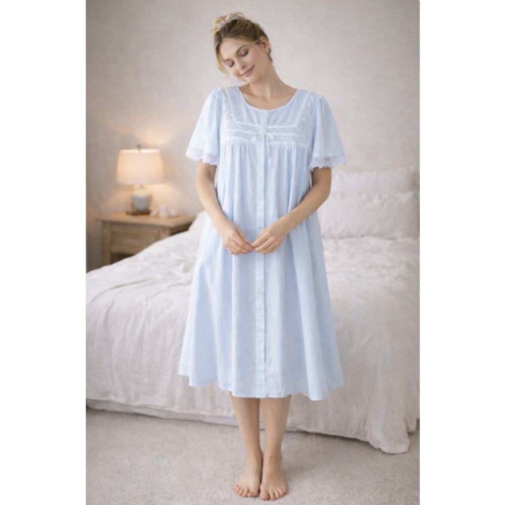 VTG Komar House Coat Robe Pale Blue Light Weight Button Front Sz L Causal Lounge